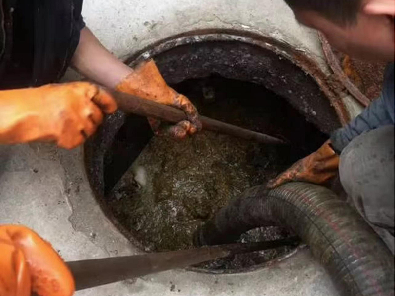 文儒镇清理化粪池时如何避免沼气的危害?